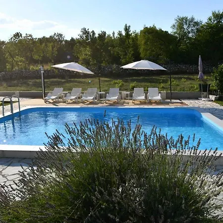 Hrvace/split Riviera 7302 Holiday home Markulin