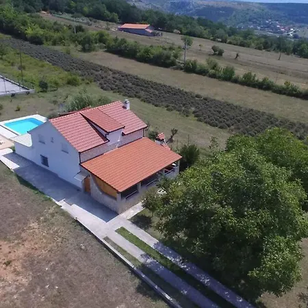 Hrvace/split Riviera 7302 Holiday home *